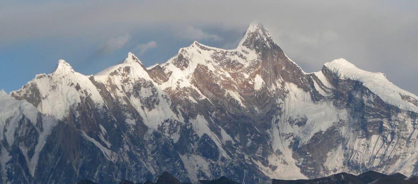 Namcha Barwa peak above the Yarlung Tsangpo valley